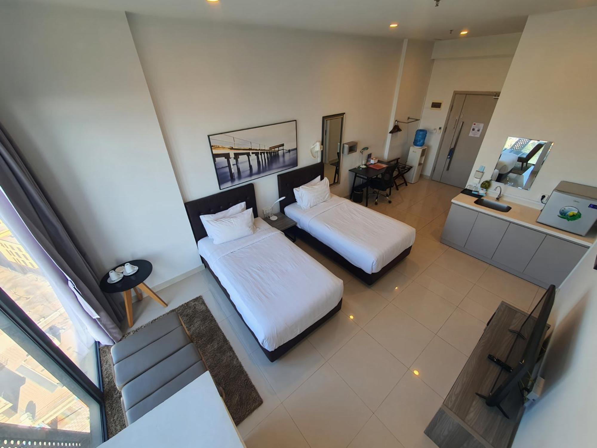 Hotel The Bridge Club Phnom Penh Exterior foto
