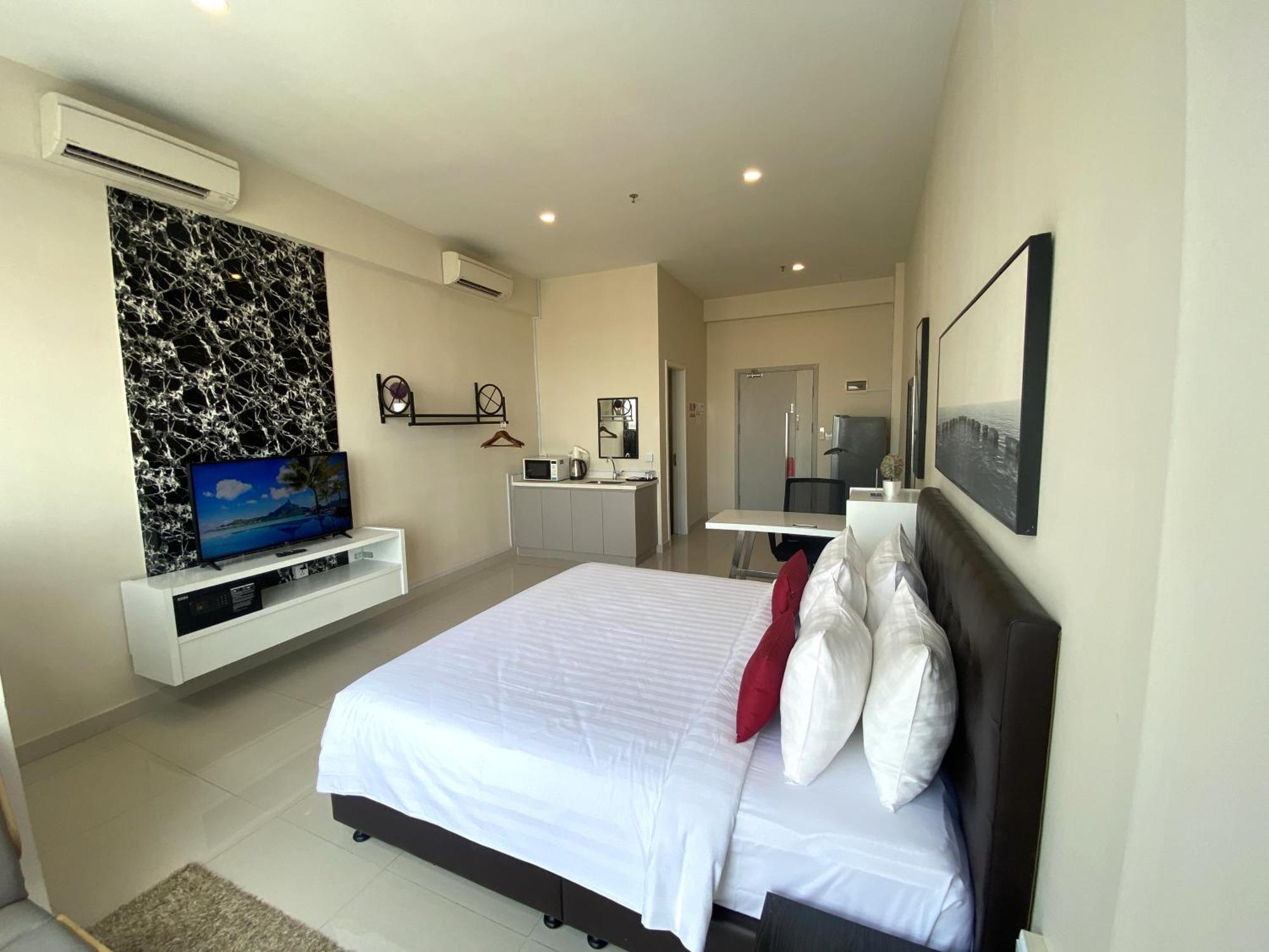 Hotel The Bridge Club Phnom Penh Exterior foto