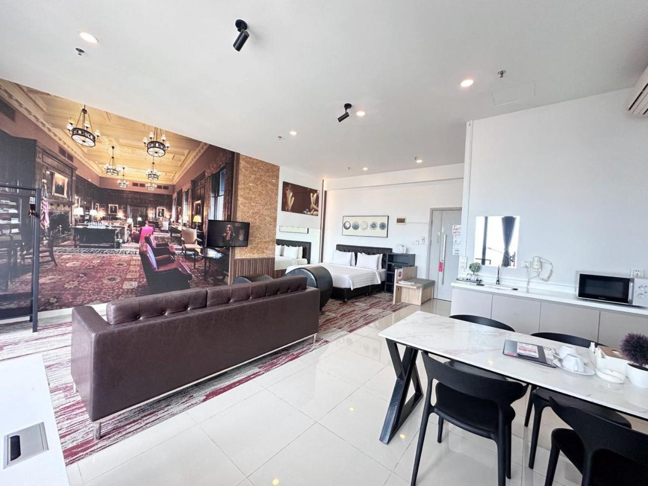 Hotel The Bridge Club Phnom Penh Exterior foto